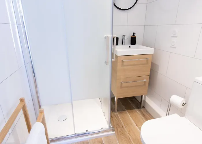 Joli Climatise 'alma 4' - Coeur De - Wifi Fibre - Netflix Διαμέρισμα Μπεζιέ